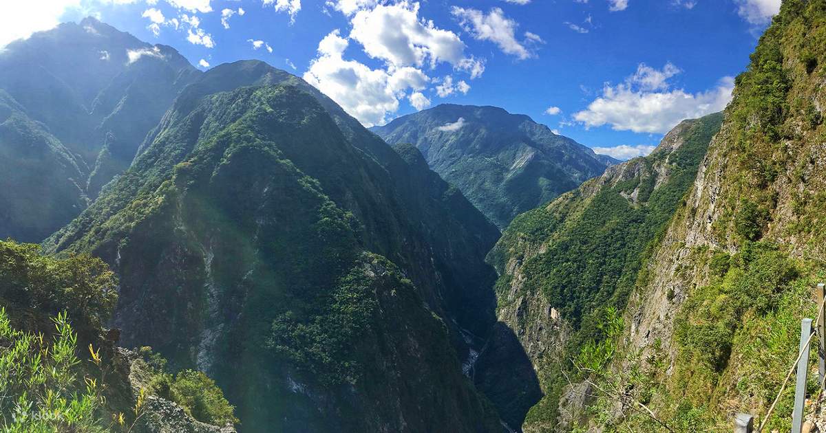 第1次国立公園小型シート2枚（ 台湾次高タロコ、大屯・新高阿里山）(タトウ付き) 台湾 花蓮 太魯閣国立公園 錐麓古道ハイキング | Klook